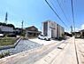 その他：前面道路と駐車場