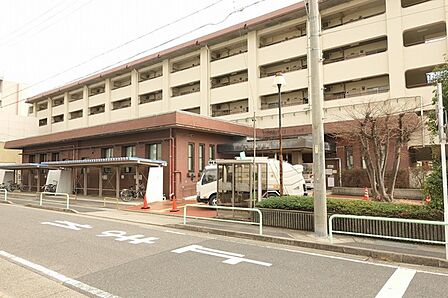 名古屋市天白図書館まで240m