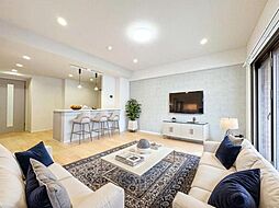 グランシティレイディアント横濱三ツ境 4LDKのリビング/ダイニング