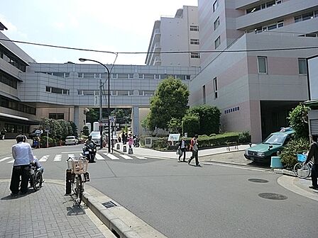 国家公務員共済組合連合会横須賀共済病院まで811m