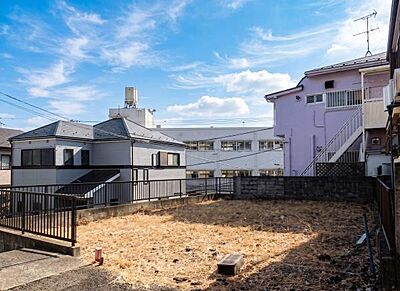 外観:現況は更地のため、スムーズに建築へと移行できます。周囲は住宅街で、日当たりや風通しも良好。2路線利用可能の便利な立地です。 外観:現況は更地のため、スムーズに建築へと移行できます。周囲は住宅街で、日当たりや風通しも良好。2路線利用可能の便利な立地です。