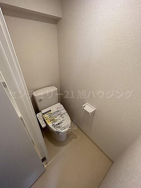 トイレ：温水洗浄便座は残置物です(新品設置)