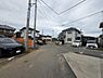 その他：前面道路は広々とした印象で車の出し入れがしやすい環境です。周囲は落ち着いた住宅街で整然とした街並みが魅力です。隣地とのスペースも適度に確保されており住環境が整っています。