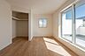 子供部屋：陽の恵み　爽やかな陽ざしを感じられる日当たりの良い寝室寝起き爽やか、元気な一日に大切な陽の恵み