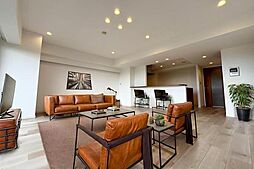 ローレルスクエア港南台サンライズステージＣ棟 4LDKのリビング/ダイニング