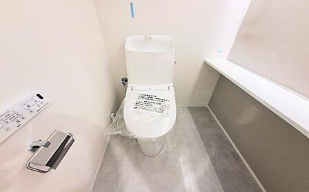 《トイレ》■トイレは明るい空間で清潔感があります。