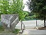 周辺：緑園東公園まで570m、広く平らな敷地でサッカーや野球などのスポーツチームが利用することも多い公園。ペットのお散歩やジョギングなどでのご利用も。