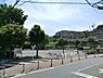 周辺：中原公園まで752m、地域の幅広い年代が利用できる広々とした公園です