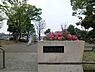 周辺：籠森公園まで960m、横浜市営地下鉄ブルーライン上永谷駅徒歩7分。中央に滑り台やブランコの遊具広場があります。