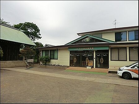 杉山神社保育園まで829m、(京急本線)生麦駅から、杉山神社保育園まで 徒歩4分。 季節ごとの楽しい行事多数あります。