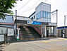 周辺：小田急江ノ島線「桜ヶ丘」駅まで969m、駅名にちなんで、駅構内の柱や壁の多くが桜色に彩色されています。駅周辺はスーパー・総合病院等があり便利です。