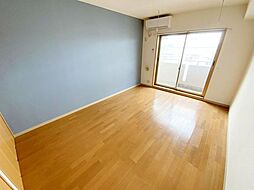 アレックスアキラ 201 2階1Kのリビング/ダイニング