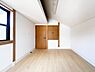 室内：収納のしっかりある各居室はすっきり使える印象です。