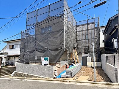 外観:使いやすさもデザインも重視した理想の暮らしをかなえるお家。美しい外観やくつろぎの室内空間にふさわしい「素材」「形」「色彩」を考え、上質感に満ちたお家です。 外観:使いやすさもデザインも重視した理想の暮らしをかなえるお家。美しい外観やくつろぎの室内空間にふさわしい「素材」「形」「色彩」を考え、上質感に満ちたお家です。