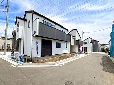 外観:ふりそそぐ陽射しと開放的な空間形成。青空を背景に更なる美しさを醸す佇まい。 外観:ふりそそぐ陽射しと開放的な空間形成。青空を背景に更なる美しさを醸す佇まい。