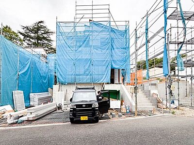 外観:この家からスタートする「新しいライフスタイル」はご家族にとって大切で貴重な時間。少しでも豊かに、そして快適に…そんな理想の暮らしを叶えてくれるお家になるはずです。 外観:この家からスタートする「新しいライフスタイル」はご家族にとって大切で貴重な時間。少しでも豊かに、そして快適に…そんな理想の暮らしを叶えてくれるお家になるはずです。