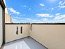 バルコニー：【Balcony】  気持ちのいい空が見渡せる広いバルコニー。爽やかな風を感じて、心躍る素敵な暮らしがはじまります！
