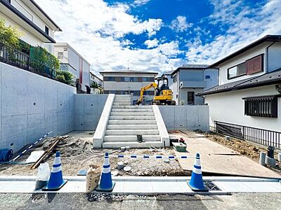 外観:この家からスタートする「新しいライフスタイル」はご家族にとって大切で貴重な時間。少しでも豊かに、そして快適に…そんな理想の暮らしを叶えてくれるお家になるはずです。 外観:この家からスタートする「新しいライフスタイル」はご家族にとって大切で貴重な時間。少しでも豊かに、そして快適に…そんな理想の暮らしを叶えてくれるお家になるはずです。