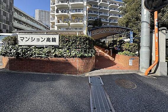 エントランス／...