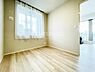 洋室：ベッドルーム 約5.0帖／リビング横のお部屋です。子供部屋やテレワークスペースなどにも活躍します。