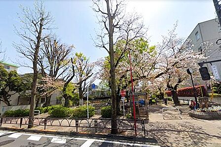 世田谷区立山下公園まで450m