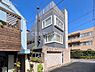 その他：建物外観／鉄骨鉄筋コンクリート造の堅牢な構造、地下一階付き三階建ての建物です