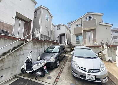 外観:《外観》 ■家族みんなが落ち着ける場所。明るい空間で心も暖か、朝から爽やかな気分。寝る時も包みこまれるようにふんわりと。家にいることが心と体に優しい暖かな暮らし。 外観:《外観》 ■家族みんなが落ち着ける場所。明るい空間で心も暖か、朝から爽やかな気分。寝る時も包みこまれるようにふんわりと。家にいることが心と体に優しい暖かな暮らし。