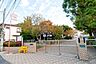 周辺：横浜市立根岸小学校まで983m