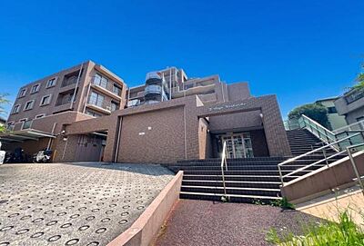 外観：《外観》　■ここから一つ一つ思い出を紡いでいく。マイホームはいつも家族の歴史とともにあります。