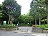 周辺：もみじが丘公園まで838m、住宅街にある比較的広めな公園です。