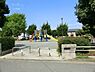 周辺：下倉田第三公園まで751m、複合滑り台などがあります。