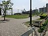 周辺：森の台中ノ谷公園まで828m、複合遊具の形状から「ロケット公園」として近隣の子供たちに親しまれています。