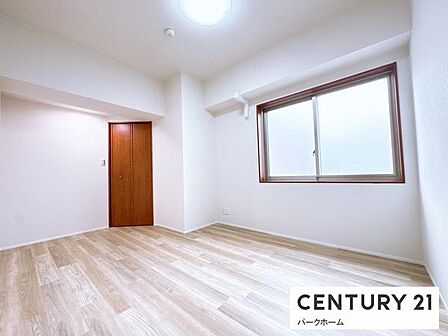 【洋室】各居室に収納完備!