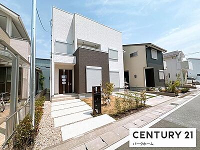 外観:モノトーンカラーで統一されたスタイリッシュな外観が目を引く新築住宅です 外観:モノトーンカラーで統一されたスタイリッシュな外観が目を引く新築住宅です