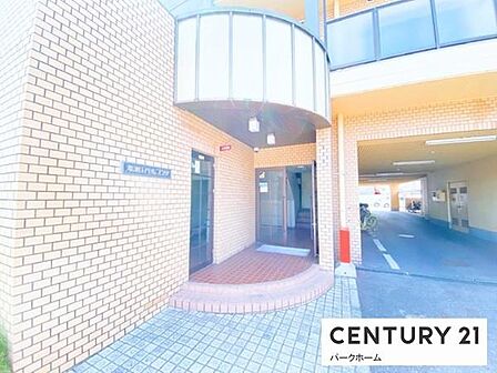 マンション入り口のアプローチ部分です。
