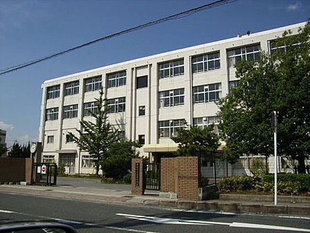 草津市立草津中学校まで300m