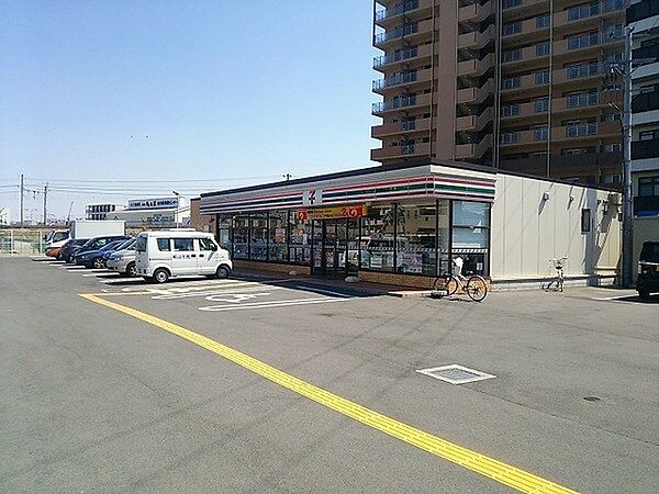 画像23:セブンイレブン堺下田町店まで469m