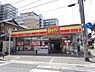 周辺：デイリーヤマザキ高石羽衣駅前店まで585m