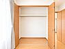 収納：※画像は家具等を消す加工をしております。各居室に収納を完備。収納があることで、室内の家具の配置を制限しないよう工夫されていま