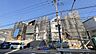 その他：《前面道路》　■前面道路が広く、開放的です。日当たりも良好です。