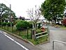 周辺：善部町第二公園まで813m、ちょっと立ち寄ってみたくなる住宅街の公園です。