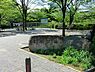 周辺：岸根公園まで1336m、岸根公園駅から徒歩1分でアクセスのよい公園です。野球場、武道館、広場、篠原池などがあり水と緑が調和する癒しの空間です。
