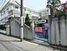周辺：日吉台光幼稚園まで903m、少人数制の暖かな保育環境の中、縦割り保育で思いやり、協調性、自分から伸びていく力を育みます。