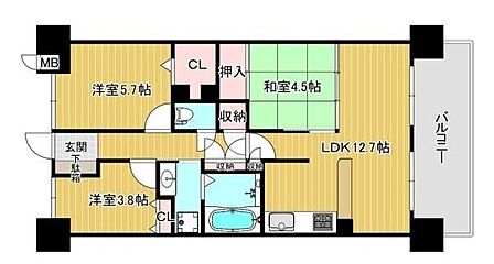 多彩な間取りで洋室や和室リビングダイニングがバランス良く配置されています。バルコニーが広く各部屋に収納スペースを備えています。水回りも使いやすい動線が確保されていますので実用性に優れています。