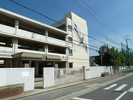 茨木市立天王中学校まで560m