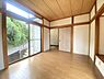 洋室：2面採光で明るいお部屋！