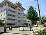 周辺：松戸市立金ケ作小学校まで566m、徒歩約8分お子様の通学も安心ですね