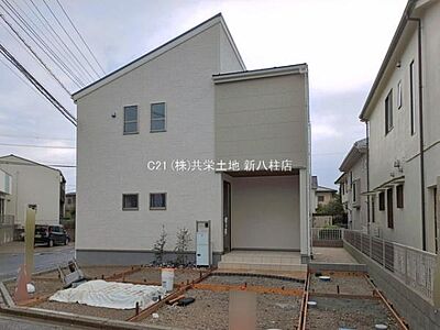外観:外構工事中 外観:外構工事中