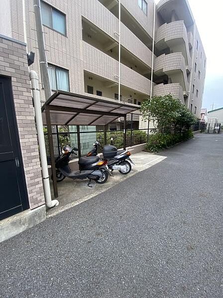 バイク置き場