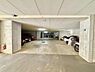 駐車場：＜駐車場／Parking space＞駐車場